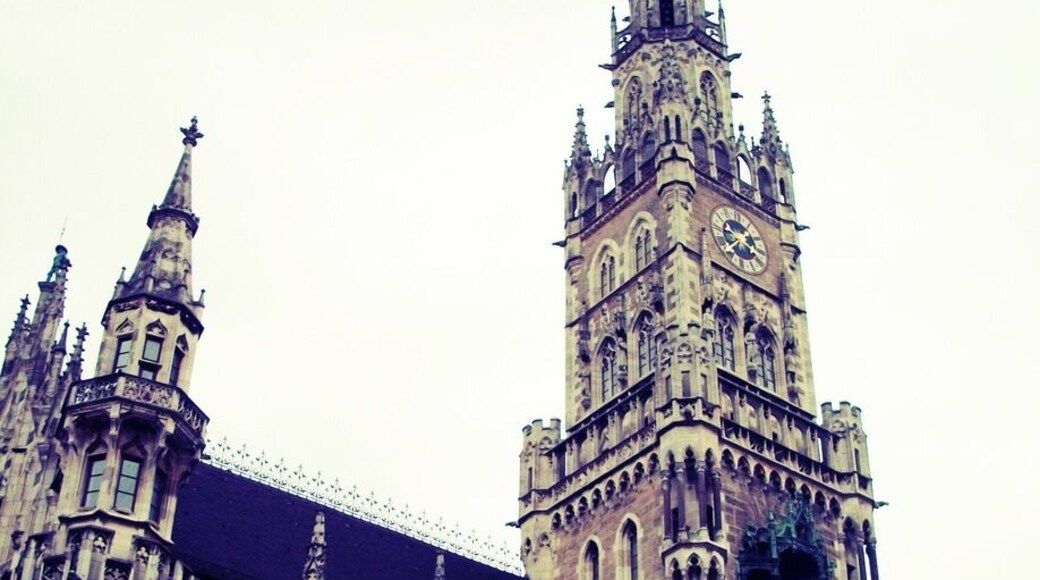 This is the old town hall in Munich. There is also a Glockenspiel with two figures.