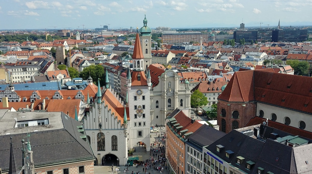 View of the Marienplatz in Munich from the new town hall