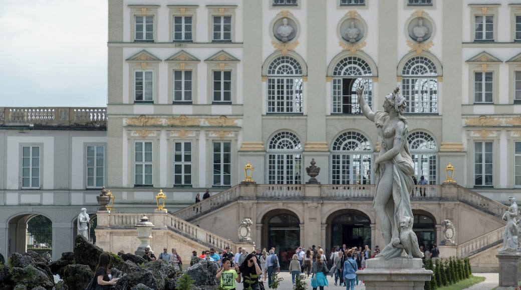 Lovely place to see. It is a huge set of buildings from an era where rulers were able to lavish themselves in in grand style.