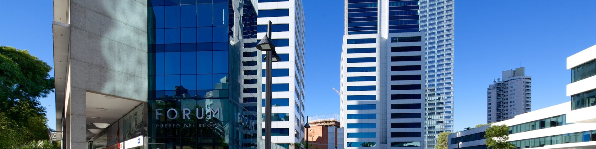Montevideo showing modern architecture