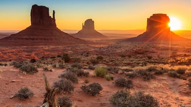 Monument Valley twilight, AZ, USA