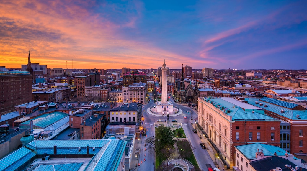 Sunset over the Washington Monument in Mount Vernon, in Baltimore, Maryland.