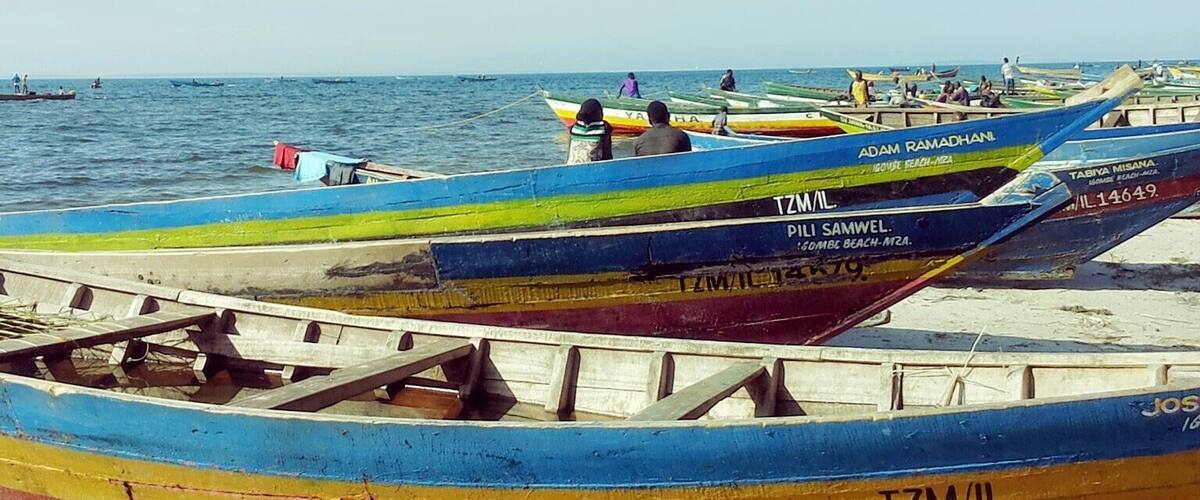 #Blue, My journey to Ilemela district in Mwanza. I came across Igombe village, it is along the Lake Victoria a place where you can find fresh water fish like Tilapia and Nile peach.
This is a place where you can get a lot of fish and clear your mind with waves and cool air from the lake Victoria. Karibu