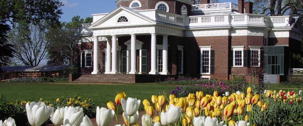 Virginia showing a park, flowers and heritage architecture