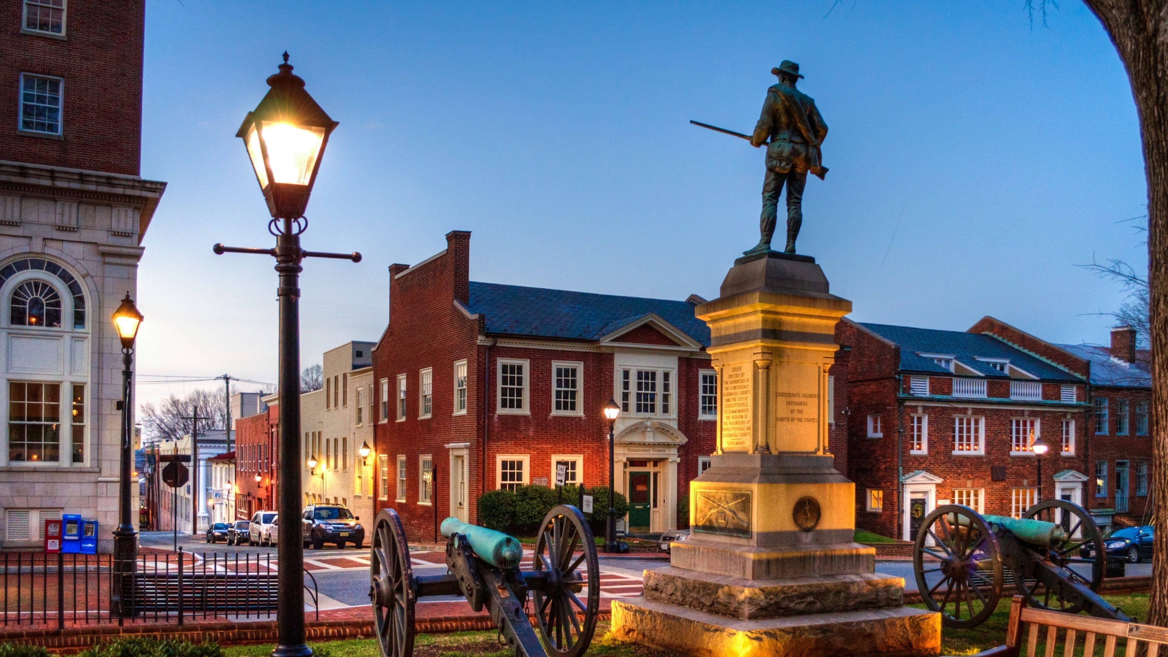 Virginia featuring a statue or sculpture, a city and a monument