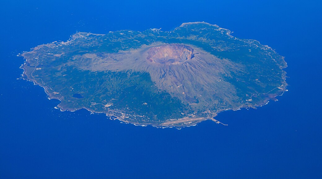 Spring Miyakejima taken from 3500m above
