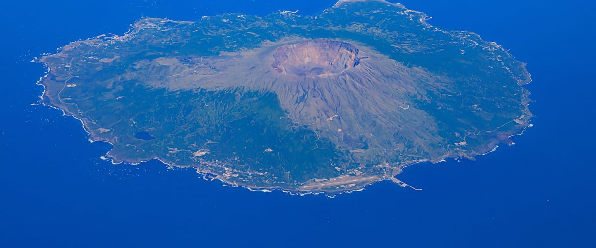 Spring Miyakejima taken from 3500m above