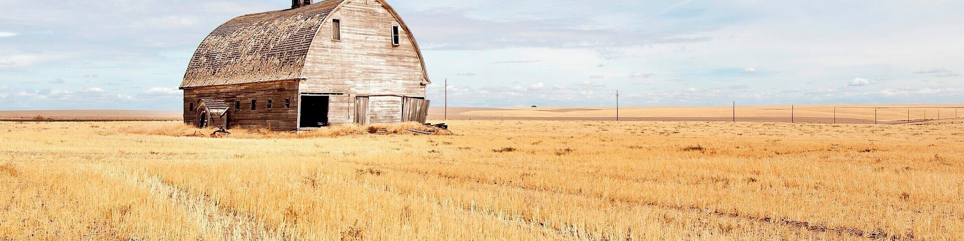 Found this charming old barn while driving country roads in eastern Washington. Didn't look abandoned quite yet, but instead like it was being used as storage space.