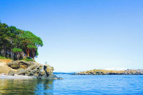 The island is accessible only by private boat. This beautiful Washington State Park, has mooring balls and tons of camping spots.
I imagine this is a great place to drop off some teens for a few days in the summer and collect them days later.
You can catch crab in the area pictured and there's a rope swing nearby along the south beach.
#lifeatexpedia #washingtonstateparks #boatlife