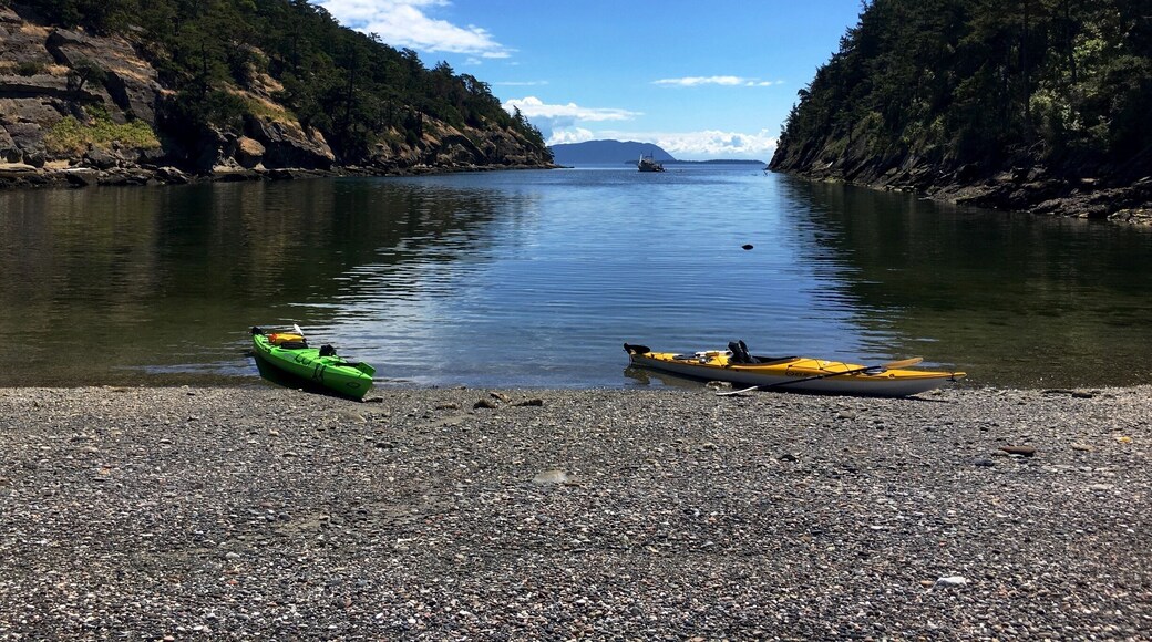 Tucked away in a quiet little cove, just a short paddle away from Orcas Island.
#lifeatexpedia