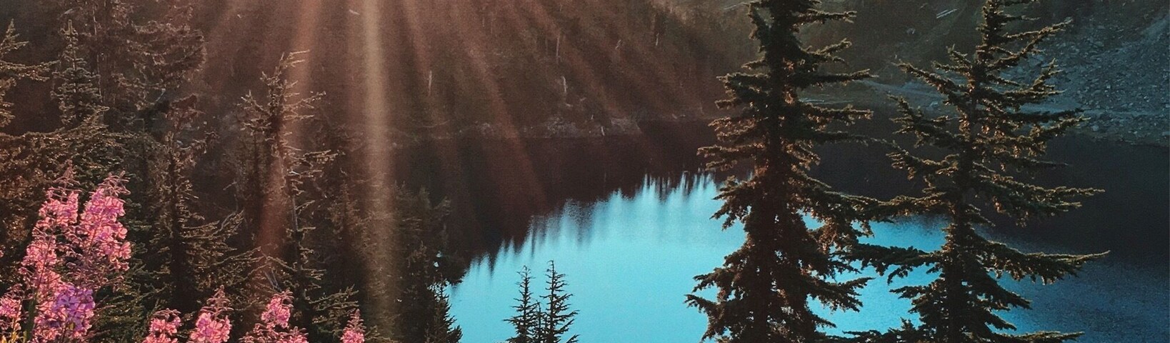 Witnessed this lovely sunrise on the way up to the Winchester Mountain Lookout. It's a fairly easy hike with spectacular views of the mountains and the twin lakes below.