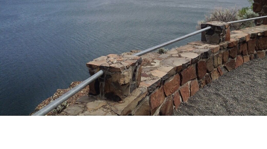 Walk behind the visitor center for amazing views of the Columbia River.