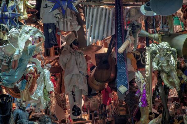 Antiques shop in Naples