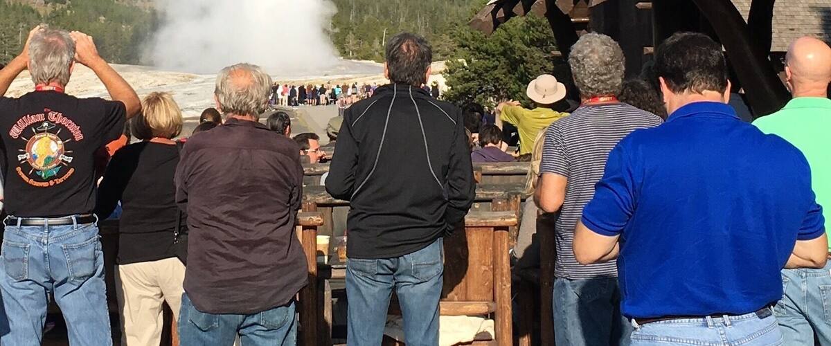 Best viewing of the geyser while sipping a cocktail on vacation
#lifeatexpedia