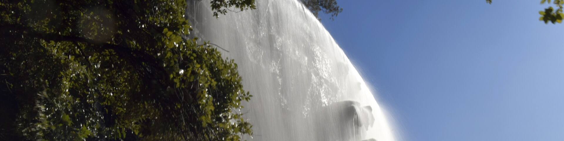 Fantastic place to stroll around. I will try to show you as many pictures as possible. I was simple astonished with this place. In general I do not like France because of their nationalist attitude but landscapes are fabulous and stunning.