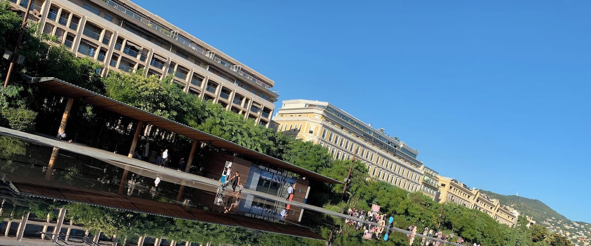 Promenade du Paillon, Nice 🇫🇷 this is such a lovely area of the city, with lots of seating, playparks, grassy areas and statues & art installations. This area is normally alive with dancing water fountains which bring children and adults alike to delight in the cool water as welcome relief from the hot Mediterranean sun ☀️ they were having a wee break which gave me perfect opportunity to capture this reflection.