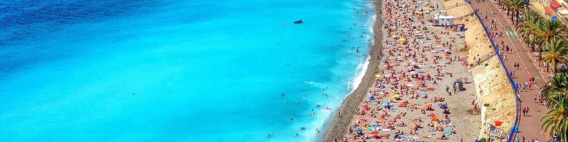 This picture was snapped from the top of Nice's castle hill overlooking the Prominade des Anglais.