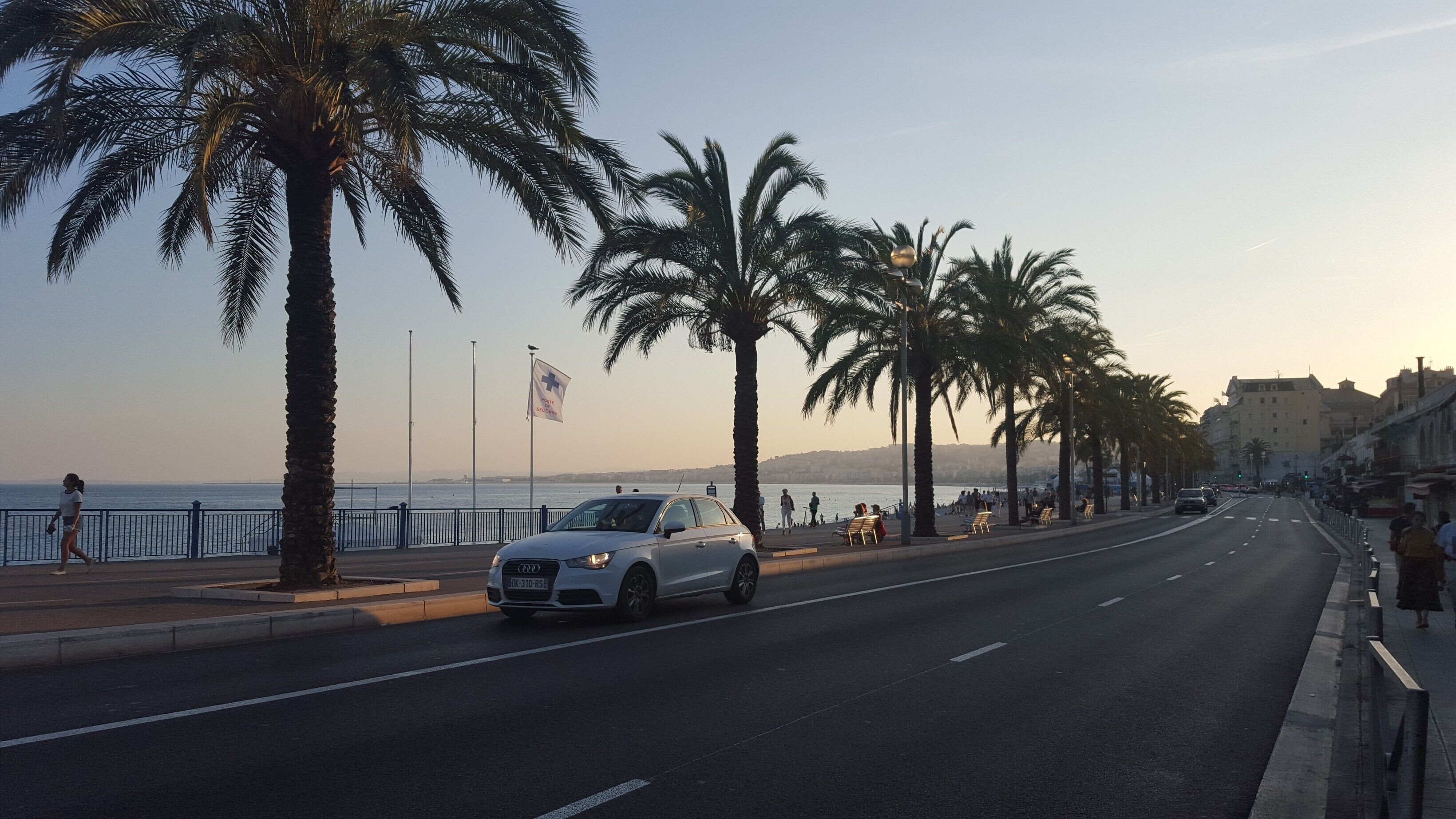 Promenade des Anglais 

#LifeAtExpedia