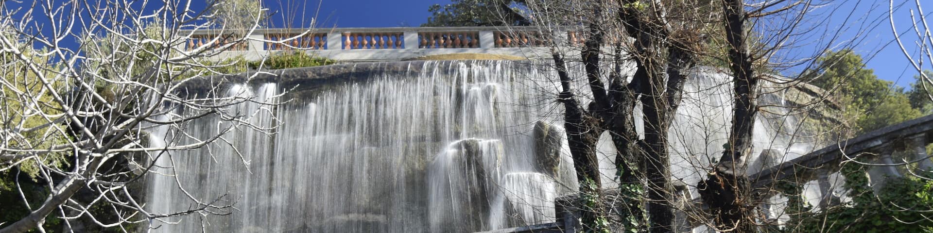 Fantastic place to stroll around. I will try to show you as many pictures as possible. I was simple astonished with this place. In general I do not like France because of their nationalist attitude but landscapes are fabulous and stunning.