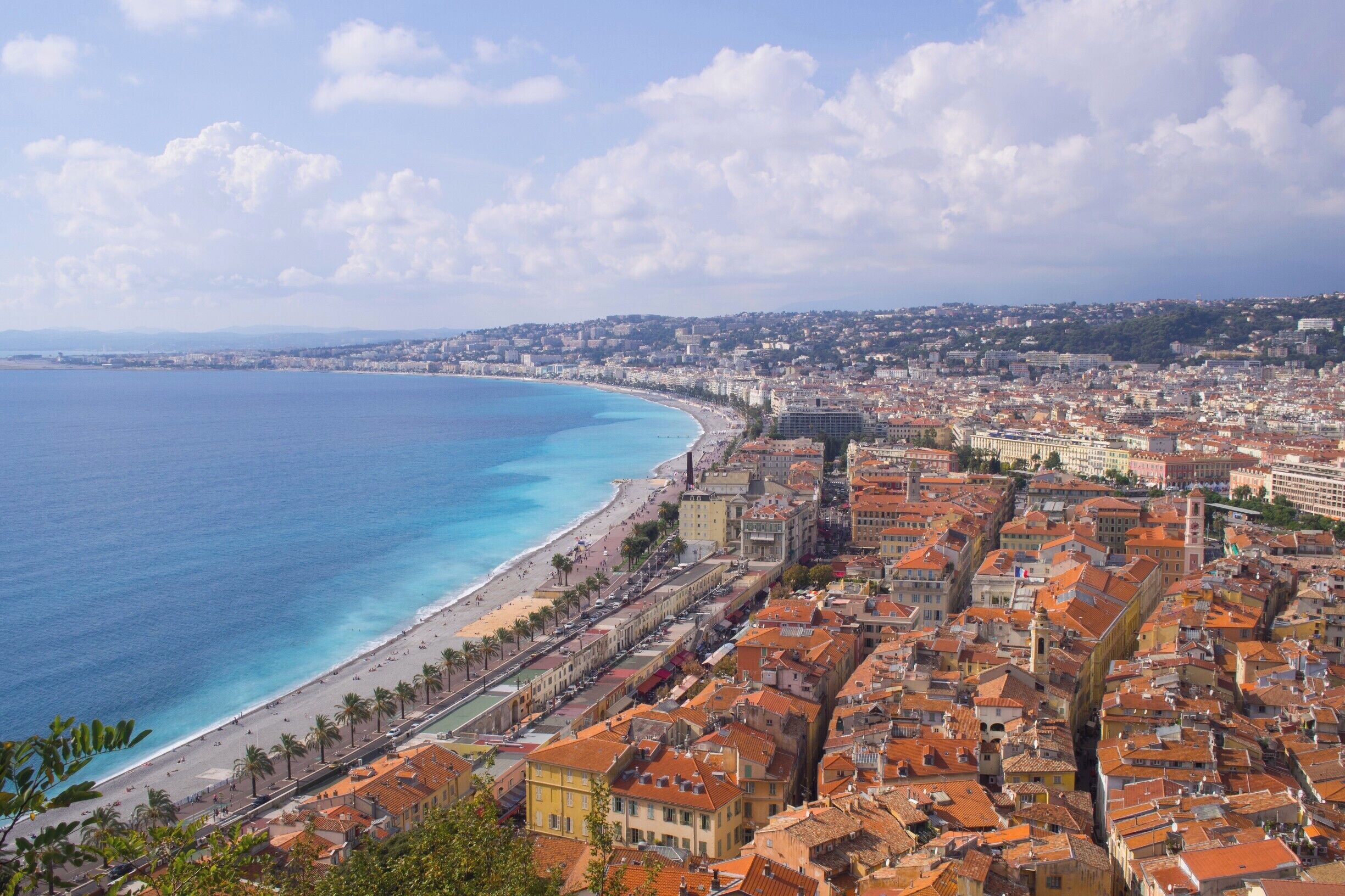 October was a good time to visit Nice. Hardly any tourists, days were still warm but not too warm for activities. Beat the crowds by traveling in low season.
This picture is taken from the top of the castle hill, which offers amazing views over the city.