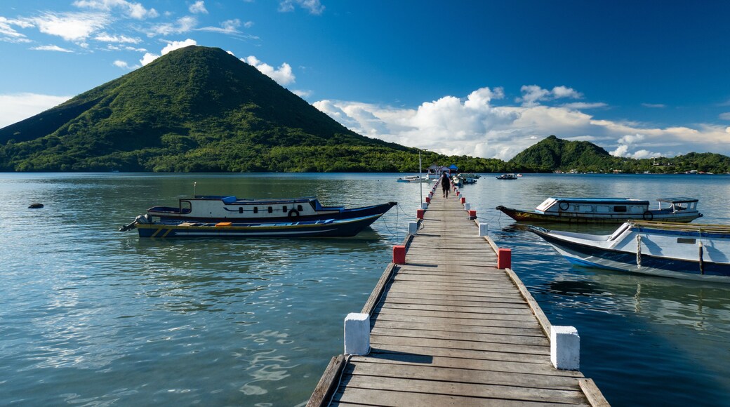 Main harbor at Banda Besar