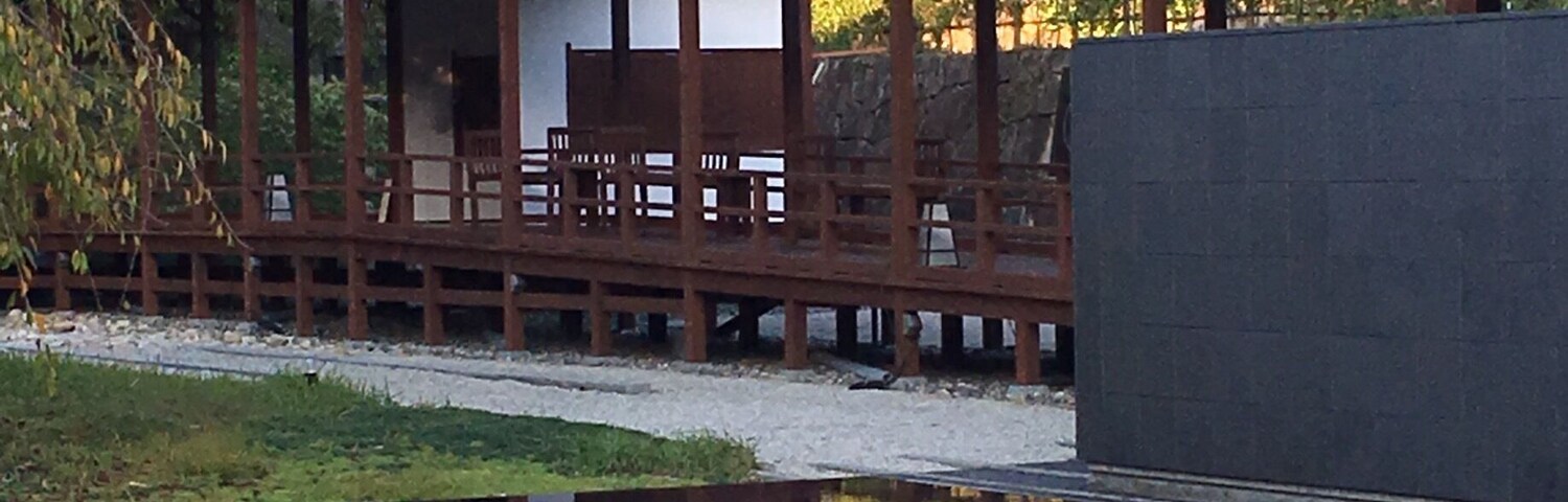 This is a holy spot at Yagoto.
The quietness may take us go to another world.
I would visit again someday.