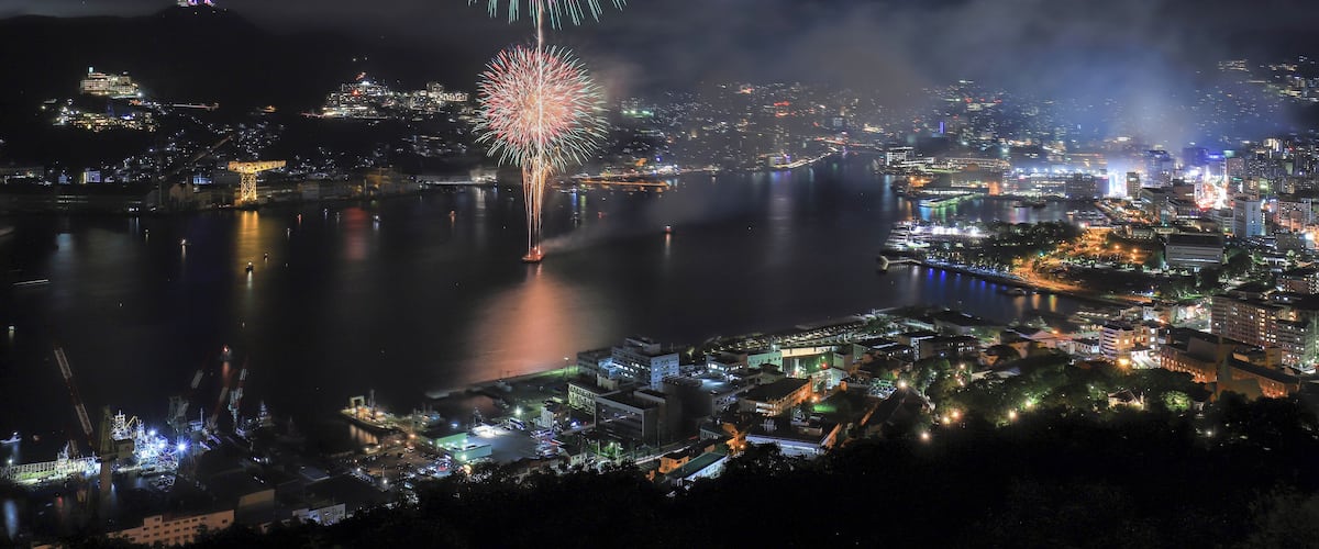 The firework show is an important programme in summer season of Japan and the background of firework at Nagasaki is one of the three famous night view of Japan.