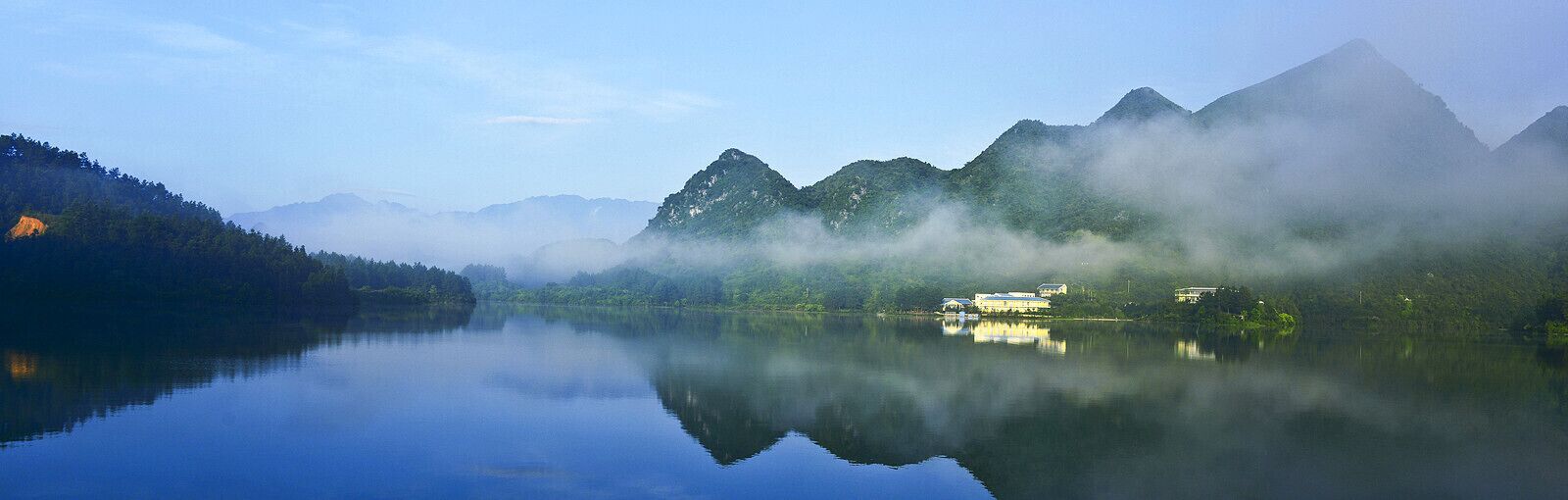 The Jinlian Lake Scenic Area of #Shanglin, with green mountains and picturesque scenery, the entire area is like a giant Buddha lotus throne, its beautiful landscape is unique in China and the world.
https://twitter.com/Beautifulgx  