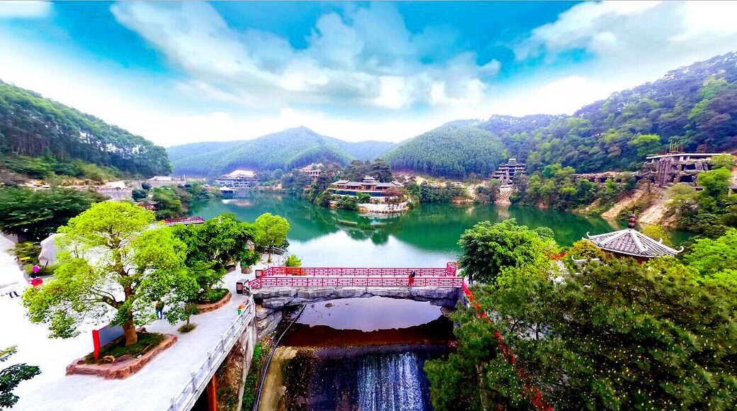 #Longmen Water Town Scenic Spot of #Nanning, with beautiful nature landscape,ecological recreation,hot spring, abundant leisure sports and professional outdoor activities,is an ideal tourist destination for people and families.
https://twitter.com/Beautifulgx
