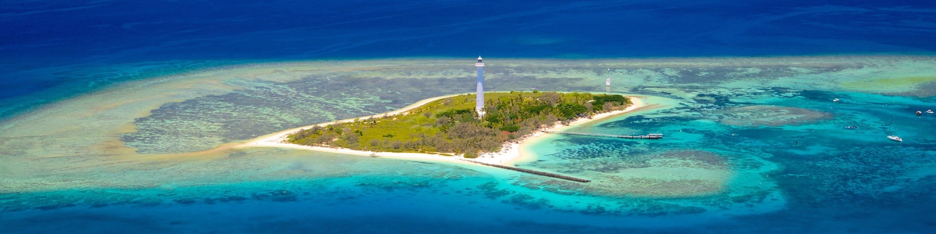 Noumea which includes island images and landscape views