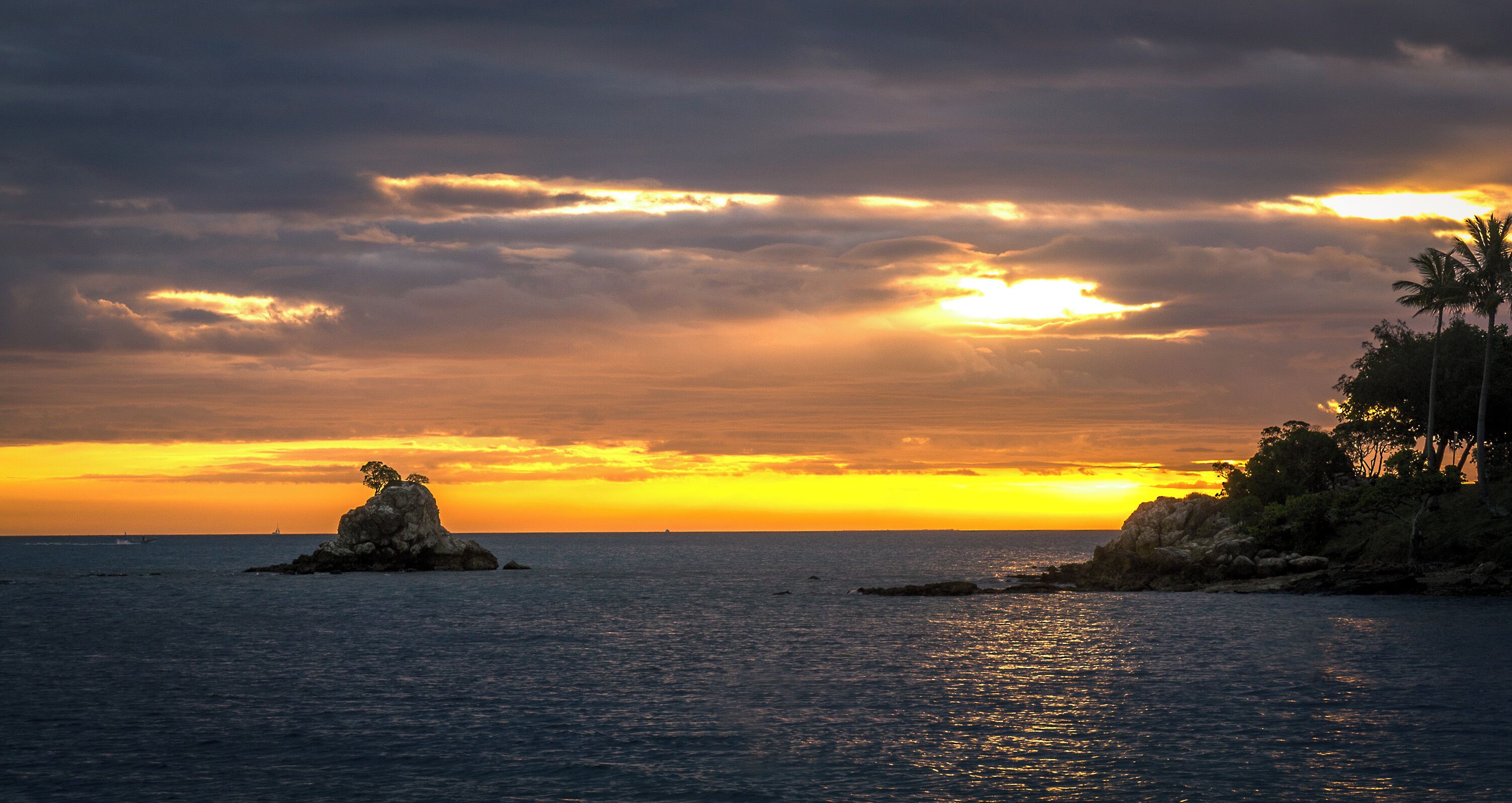 Sunset along the promenade in Noumea