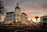 This is Marine Parade in Napier.
Napier is regarded as one of the most complete examples of an Art Deco city in the world, having been rebuilt after a large 1931 earthquake.
The T&G Building shown here has been converted into high end apartments and entertainment spaces and is one of the landmarks of Art Deco Napier