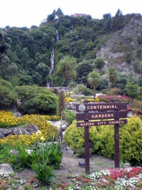 The very art-deco town of Napier also has a nice little garden to wander through.