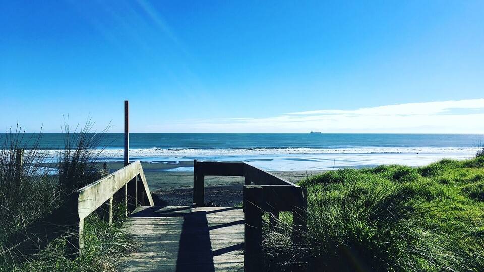 Fitzroy Beach, New Plymouth NZ 🇳🇿 July 2017