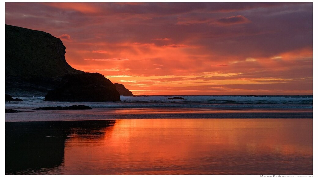 The Falcon Inn is a family run Inn, good food & great beer. Perfect starting point for a summers evening walk to Mawgan Porth Beach. Highly recommended.