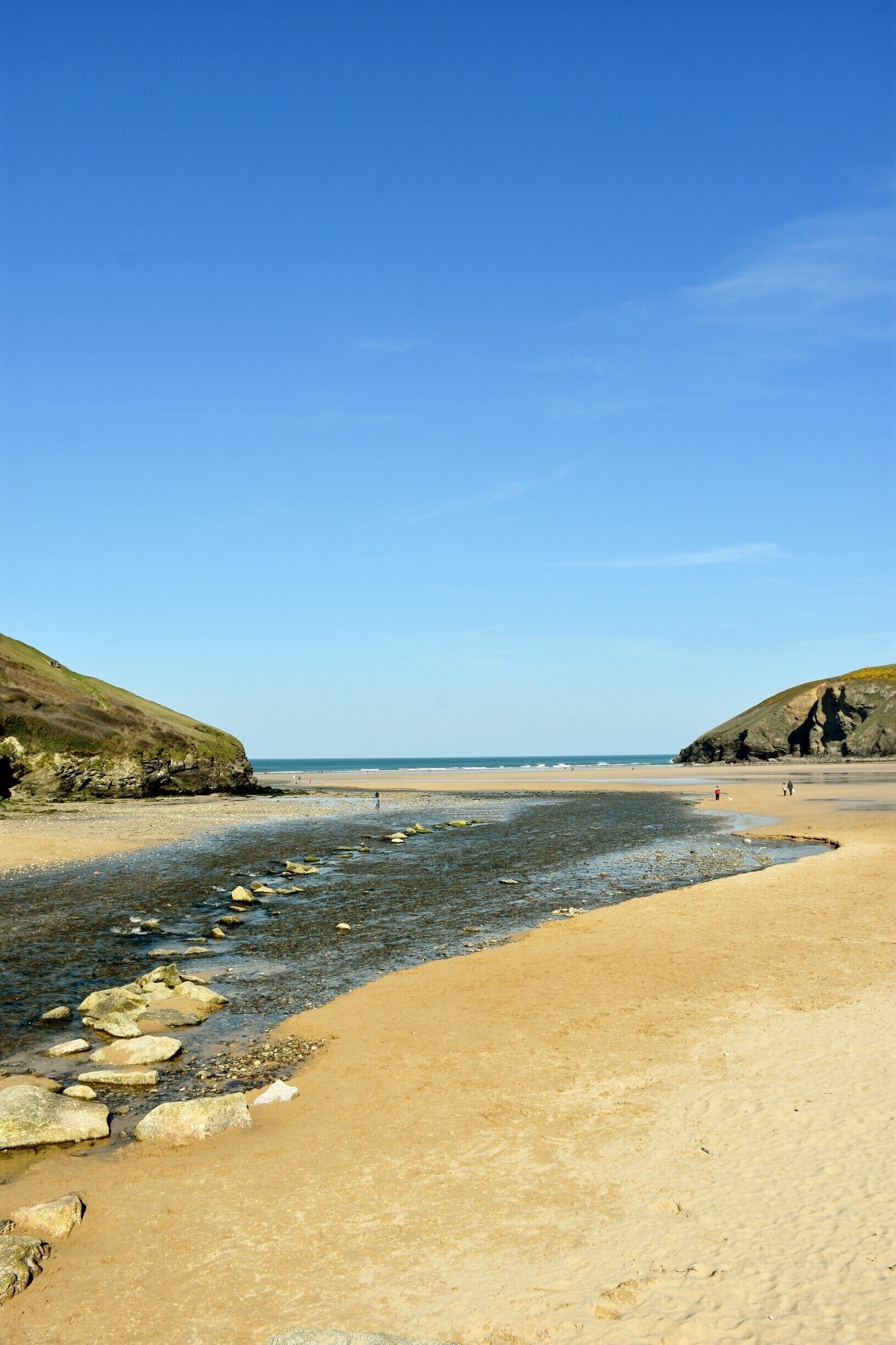 Situated mid way between Padstow and Newquay on the rugged north Cornish coast, Mawgan Porth offers you a beautiful west facing beach, stunning scenery, wondrous walks, superb surfing,