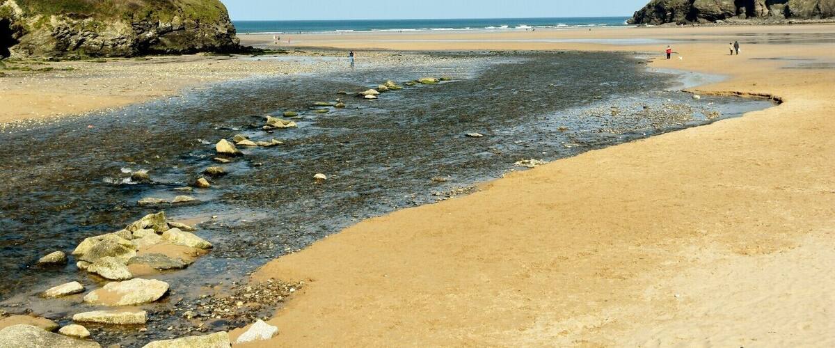 Situated mid way between Padstow and Newquay on the rugged north Cornish coast, Mawgan Porth offers you a beautiful west facing beach, stunning scenery, wondrous walks, superb surfing,