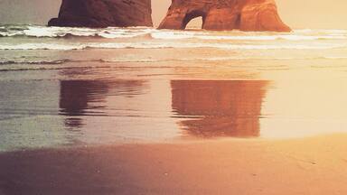 At the very top of the South Island of New Zealand lies Wharariki Beach, one of the most unspoilt beaches you'll find anywhere in the country and a real highlight on our recent trip up North.
If you make a visit to well known Abel Tasman National Park, be sure to go slightly further north and include a stop at this magnificent part of New Zealand - particularly at sunrise or sunset
#NZMustDo #NewZealand #Travel #Adventure #Beach #GoldenHour