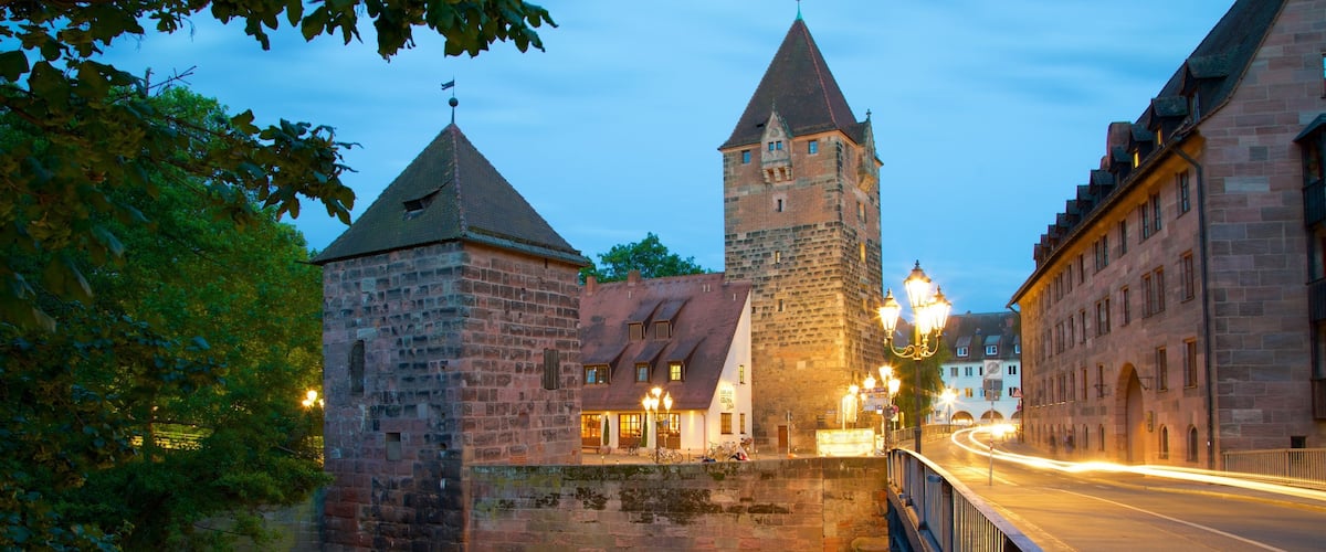 Nürnberg mit einem Brücke, Fluss oder Bach und Geschichtliches