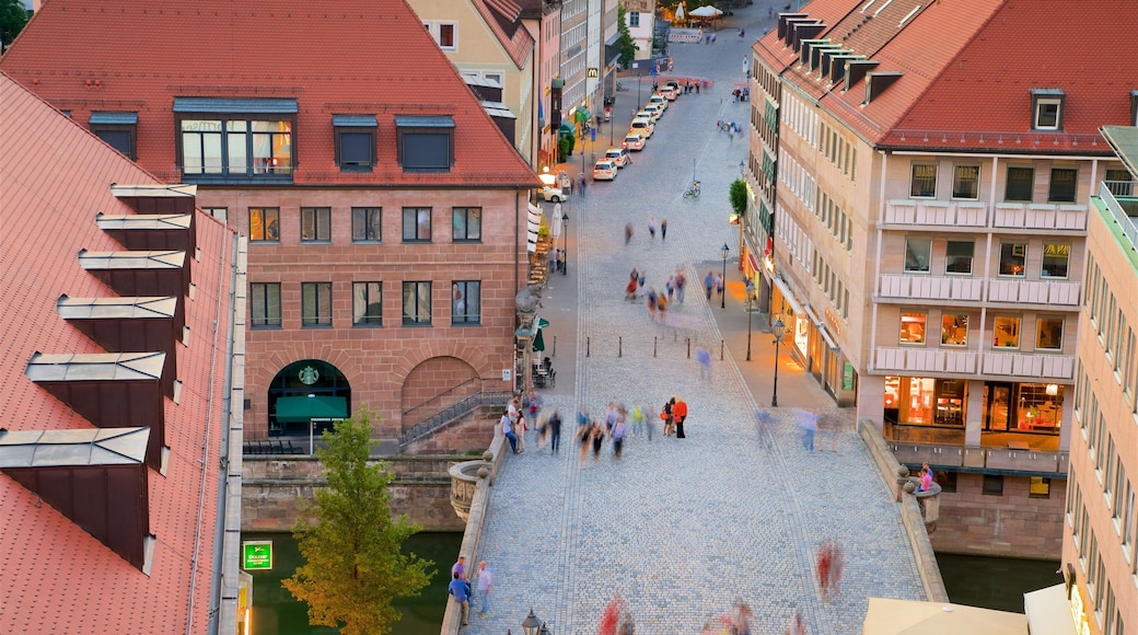 Núremberg mostrando un puente y elementos patrimoniales