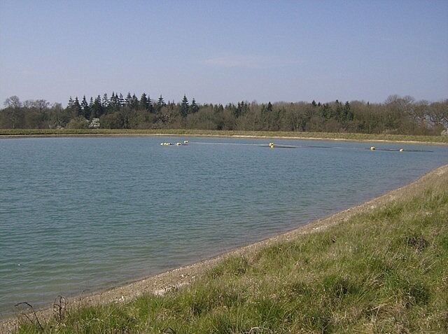New reservoir This reservoir does not yet appear on any maps. It is to the south-west of the older one, adjacent to the two footpaths that join at right angles and north of Wood Farm.