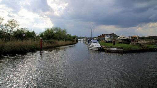 Acle Dyke View up the dyke from the River Bure.