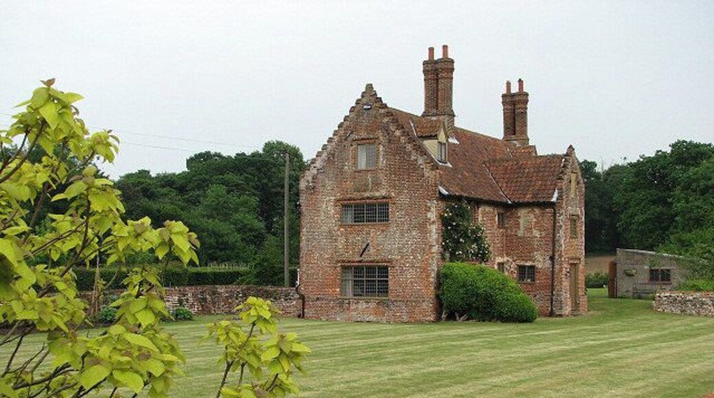 Manor Farm Manor Farm is situated east of Reepham Road near Foundry Hill.