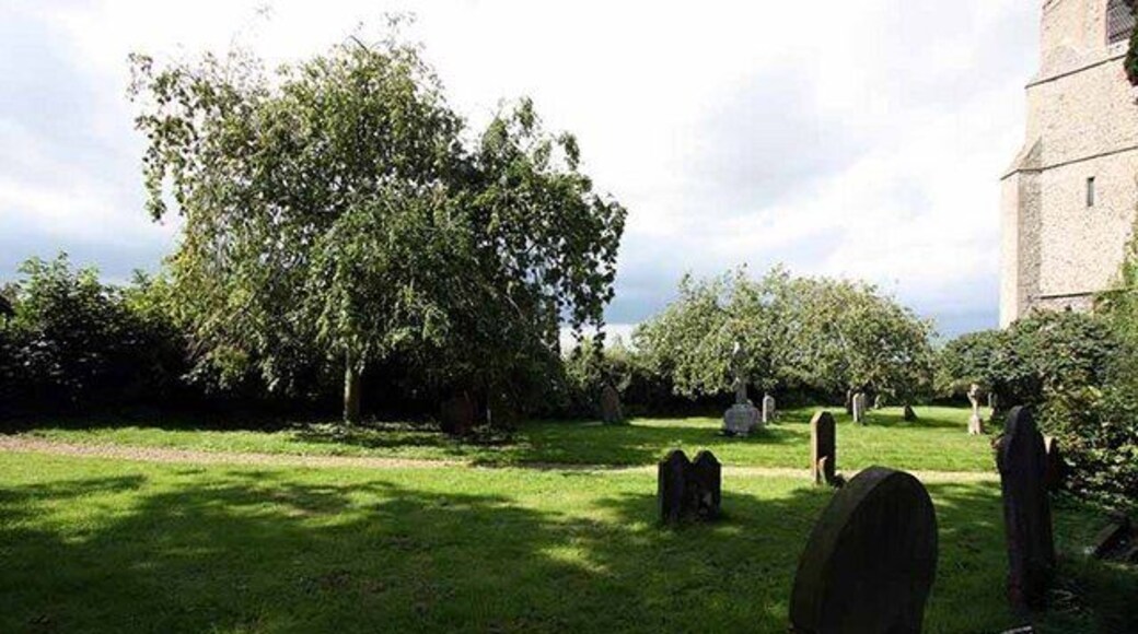 Holy Trinity Church, Scoulton, Norfolk - Churchyard
