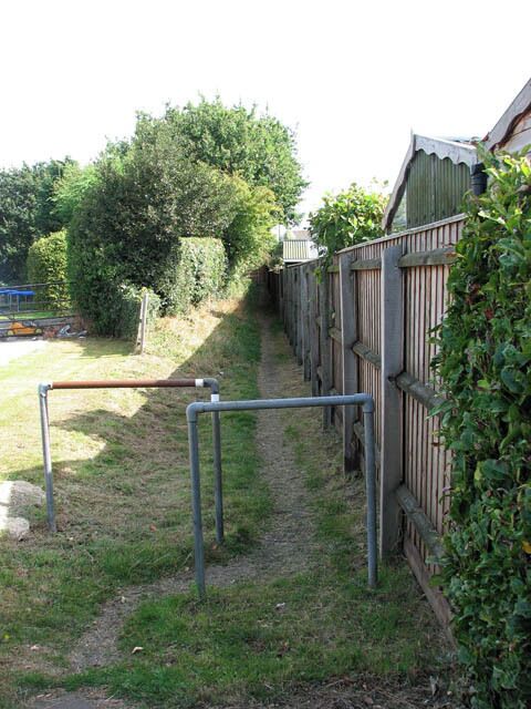 Narrow path beside the railway line This narrow footpath links Chapel Road and Station Road, running parallel with the railway line.