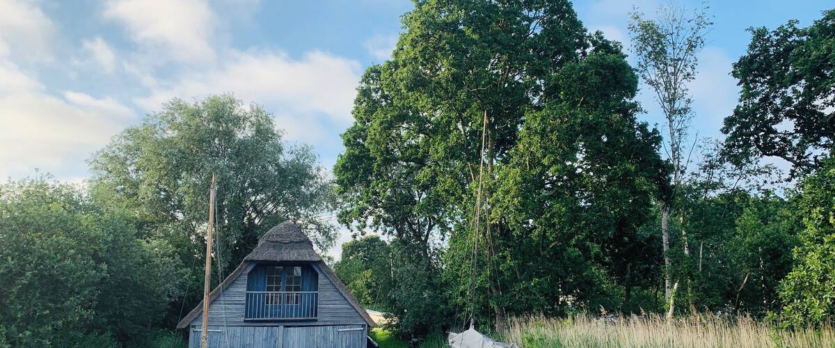 House hunting in Norfolk and came across this place.
(iPhone image)