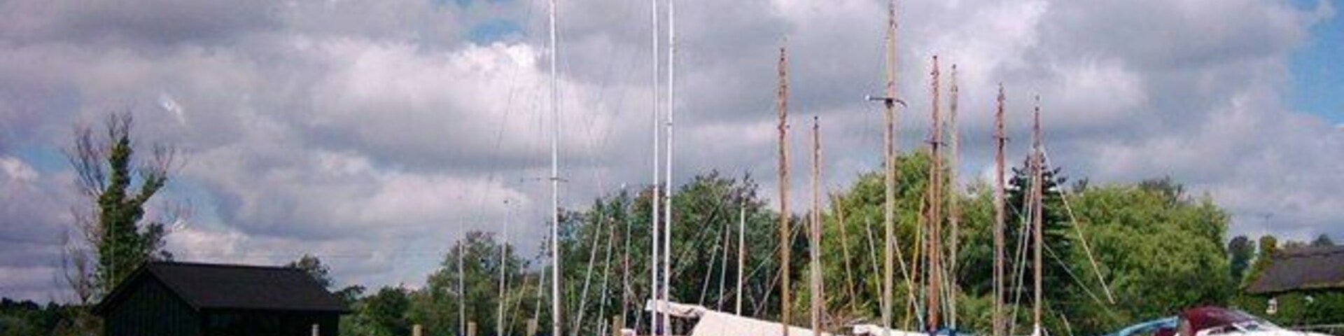 Wet Moorings and slipway, Coldham Hall Sailing Club Coldham Hall Sailing Club is next to the Coldham Hall Inn, on the River Yare, opposite Brundall.