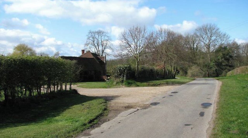 Entrance to Ollands Farm