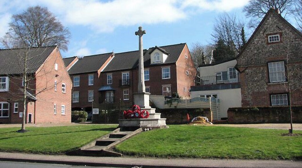 War Memorial On High Street.