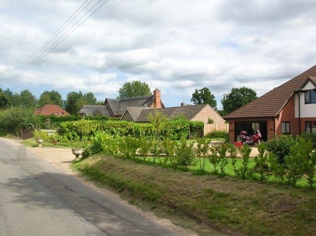 Houses in Neatishead Houses north of the river in Neatishead.